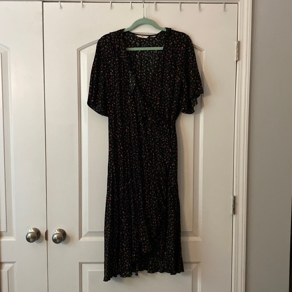 Levi wrap dress. Floral print.